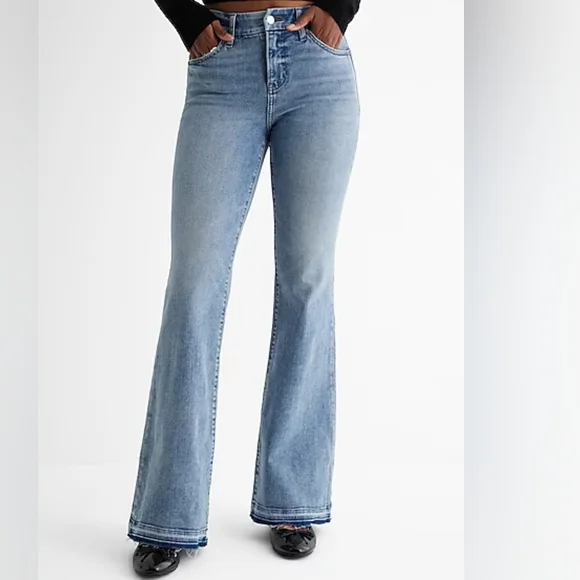 EXPRESS: Mid Rise Light Wash Drop Hem FlexX 70s Flare Jeans - Picture 1 of 9